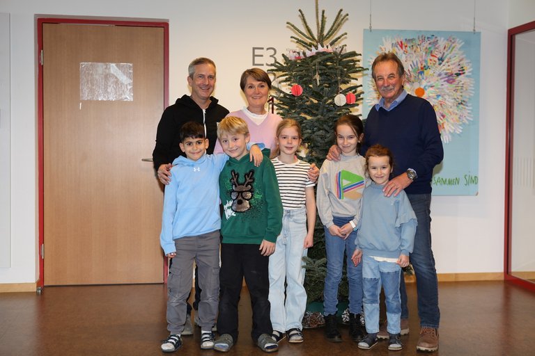 1600-Burkhard_Reis_Angelika_Moosbrugger_Walter_Eberle_Chrisbaumlieferant_Maehdle.jpg 